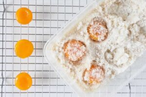 Egg-yolk-separator 