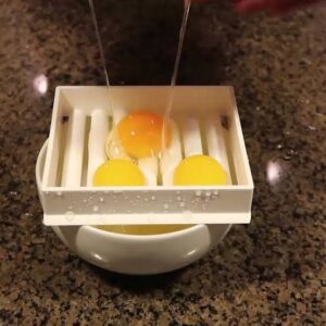 Egg-yolk-separator 