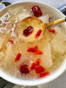 Snow-fungus-dessert-soup