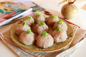 Steamed lotus root balls