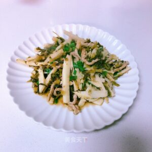 Stir-fried pickled mustard with winter bamboo shoots