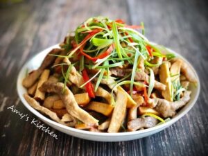 Stir-fried tofu with pork