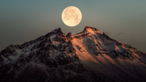moon-on-mountain