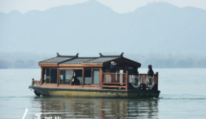 tour-boat