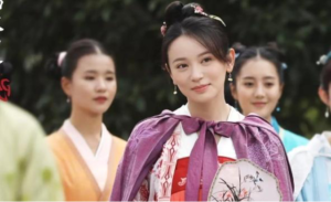 women-dressed-gorgeously